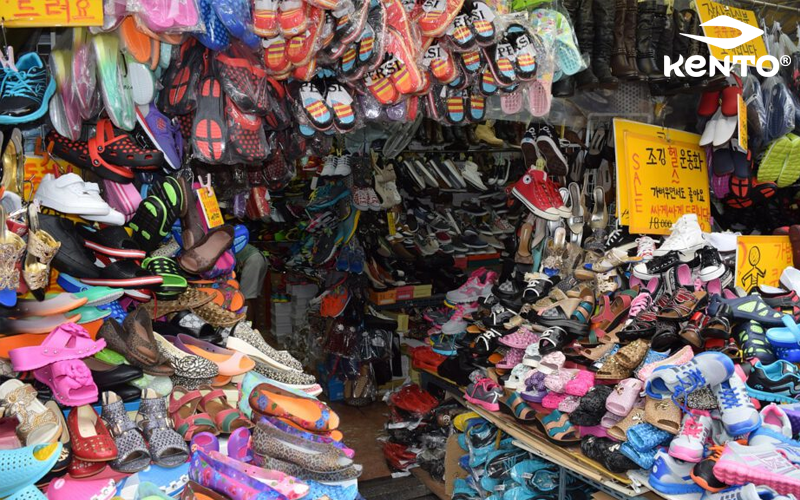 Khu chợ sỉ giày dép ở Thái Lan cuối tuần