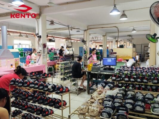Nhập giày dép giá rẻ bé nữ