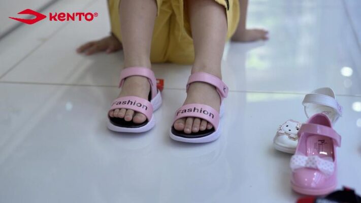 dép trẻ em 1 tuổi