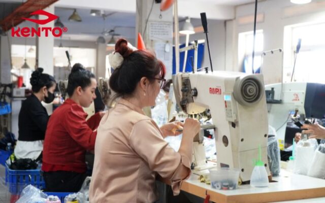 xưởng giày dép trẻ em